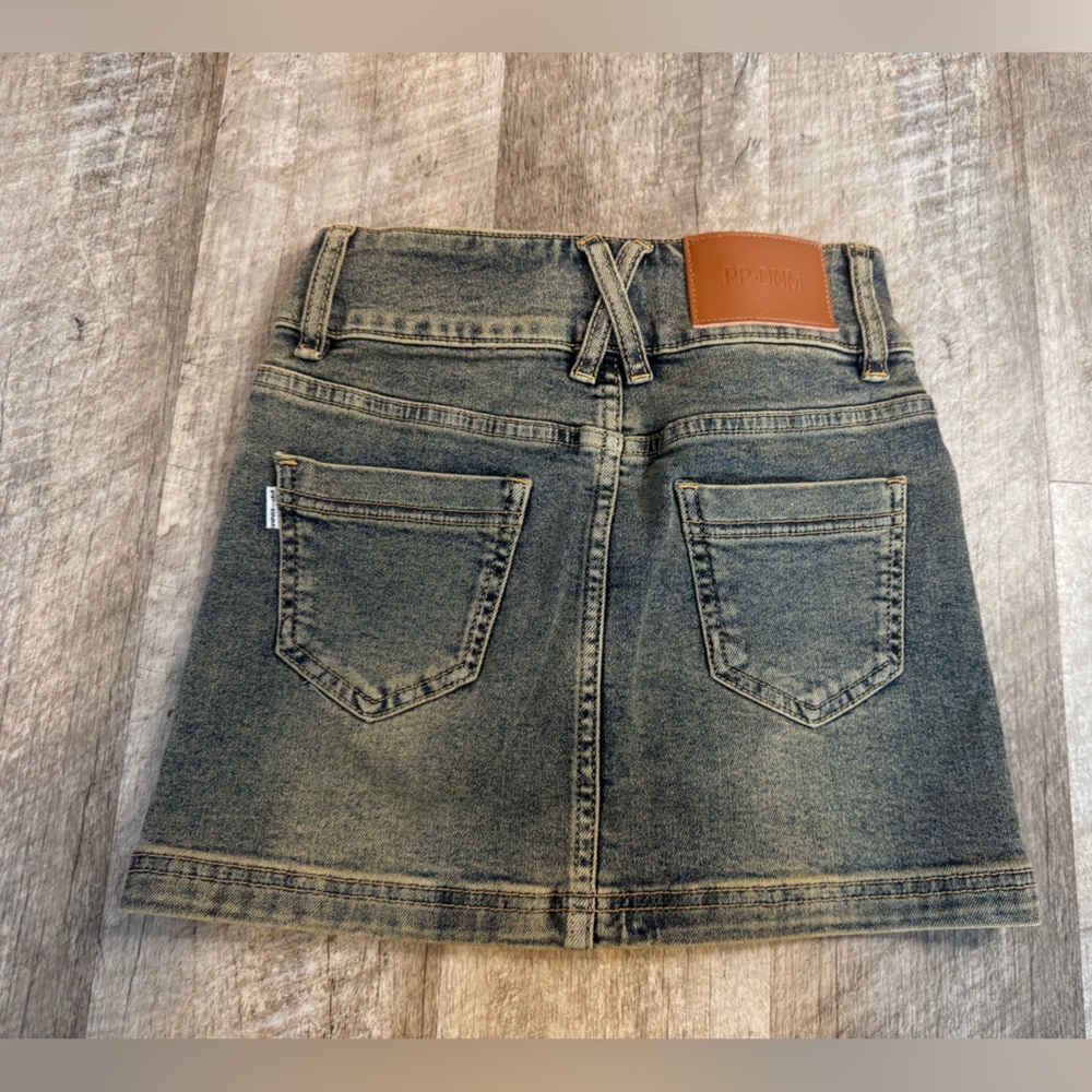 Princess Polly NWT ~size 0 dirty denim mini skirt, double button fly - Picture 7 of 10